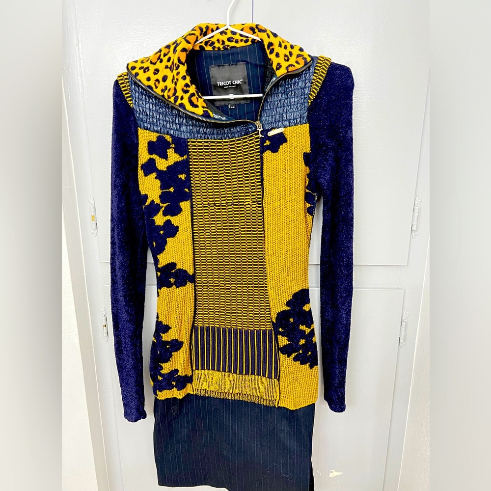 Long sleeve knit sweater dress side zipper animal print neck navy blue and gold
